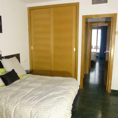 Aparment In Historical & Commercial Center 5minutes Walking To The Alcazar Apartment Cordoba